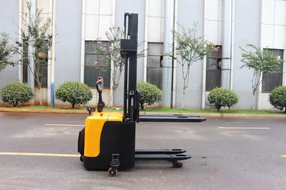 Capacity 1500 KG Double Stacker Trucks  Fork Outer Width 560 mm
