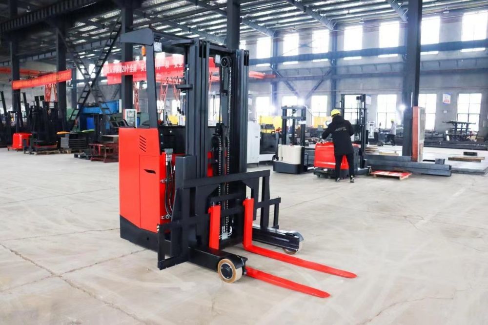 2500KG Electric Pallet Forklift 3 Way Specialized Material Handling