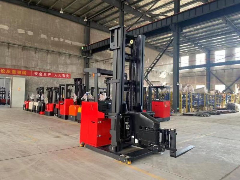Narrow Channels 3 Way Electric Stacker 1000KG Versatile Material ...