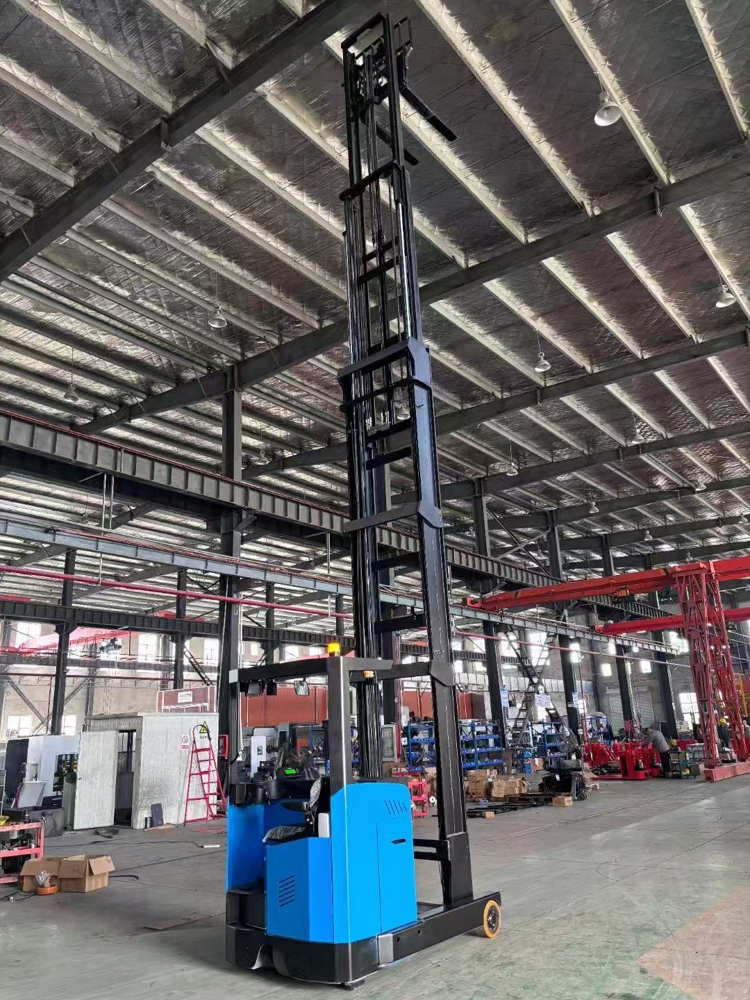 Moving Stackers 2 Ton Electric Forklift Pallet Stacker With 48V500AH Power Supply And ...