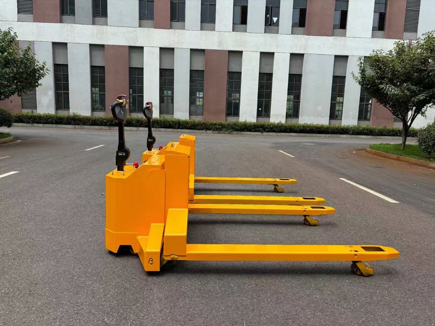 High Capacity Electric Powered Pallet Stacker 2 Tons 24V210AH Battery ...